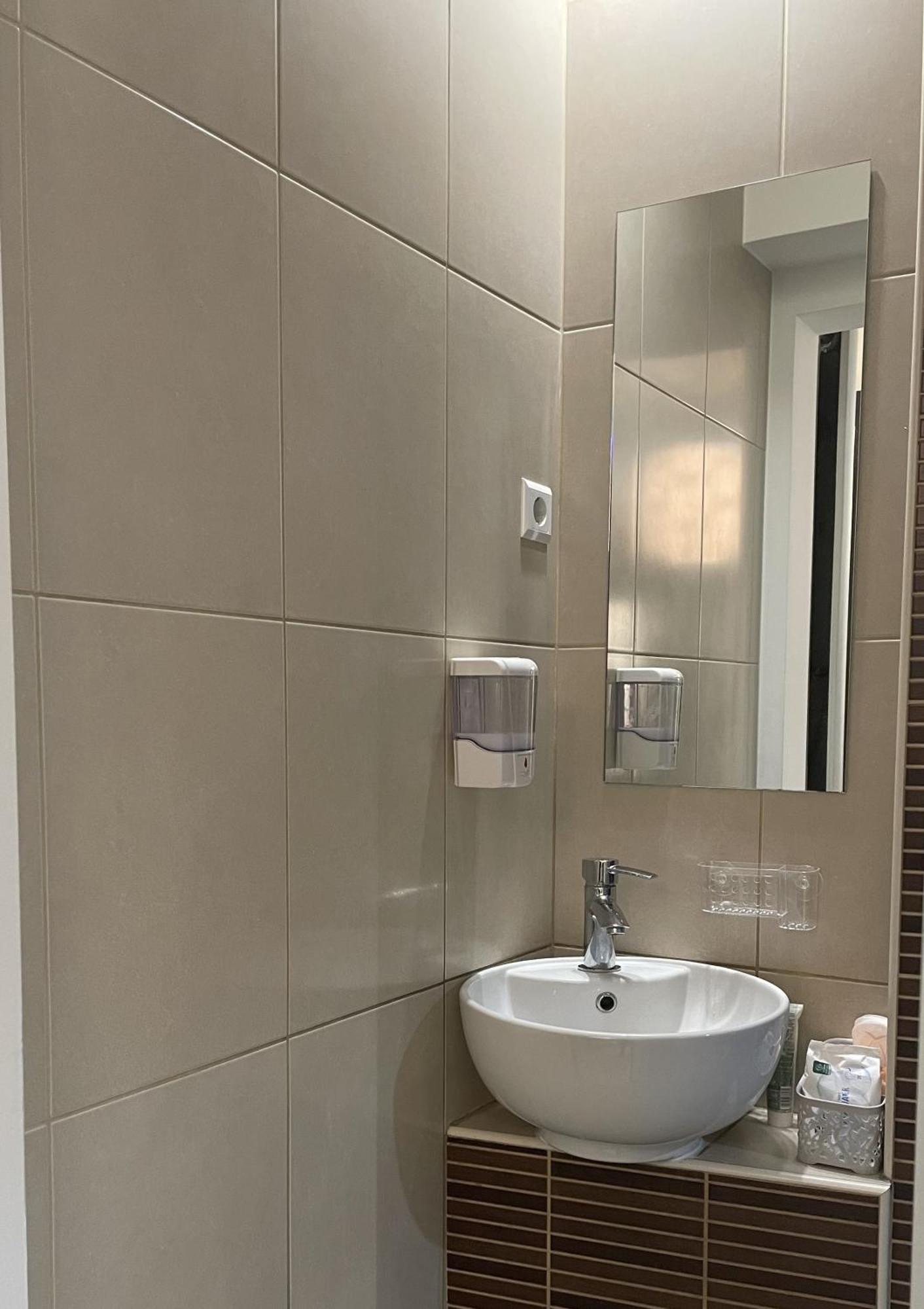 Tim Apartment Sarajevo With Private Parking Ngoại thất bức ảnh
